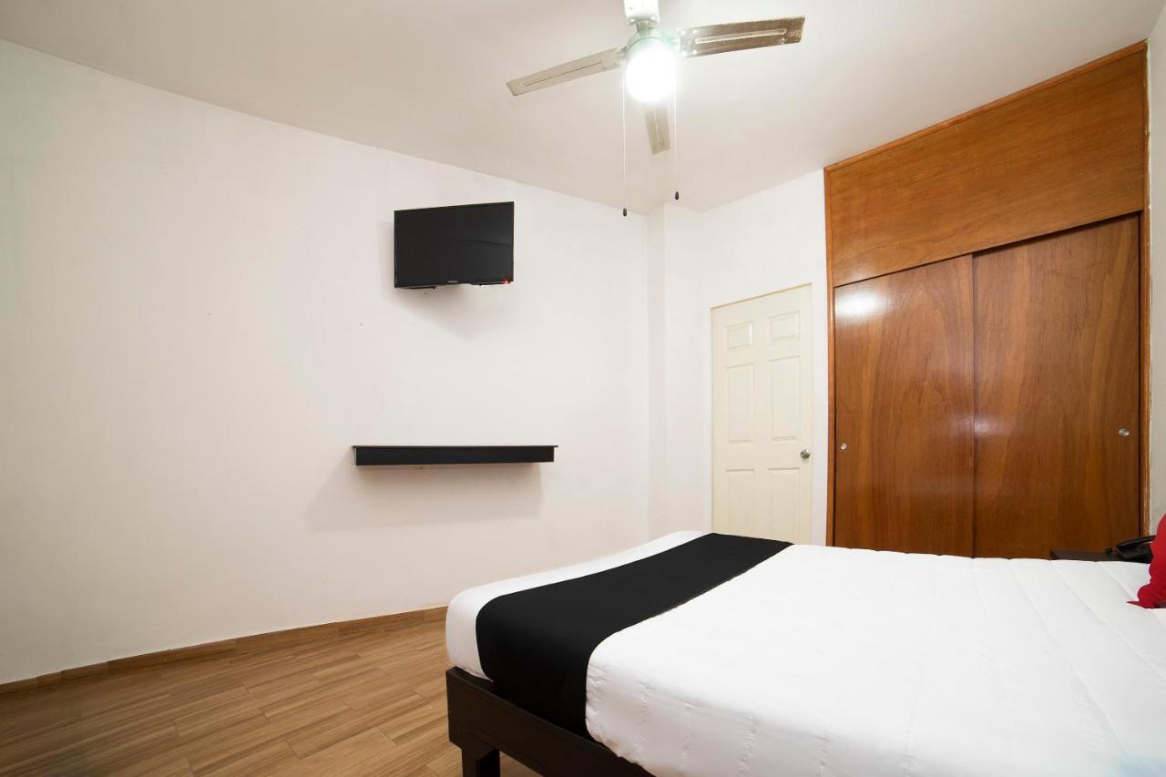 Amueblados San Isidro Hotel Леон Екстериор снимка