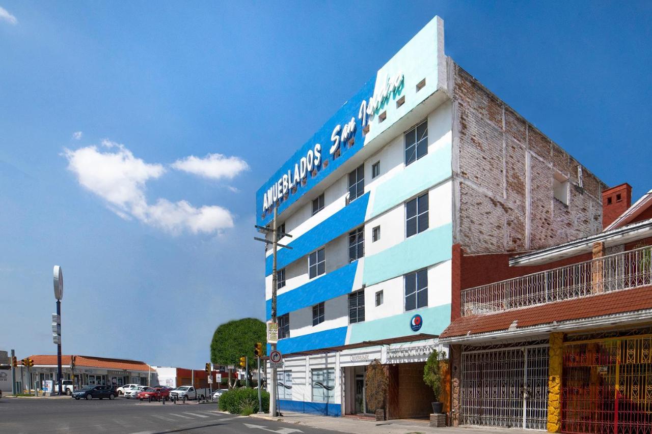 Amueblados San Isidro Hotel Леон Екстериор снимка