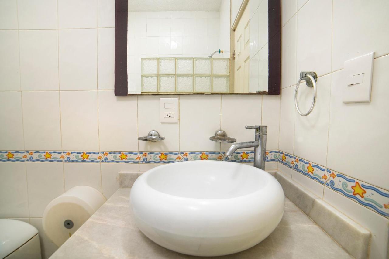 Amueblados San Isidro Hotel Леон Екстериор снимка