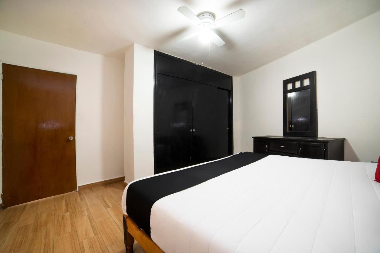 Amueblados San Isidro Hotel Леон Екстериор снимка