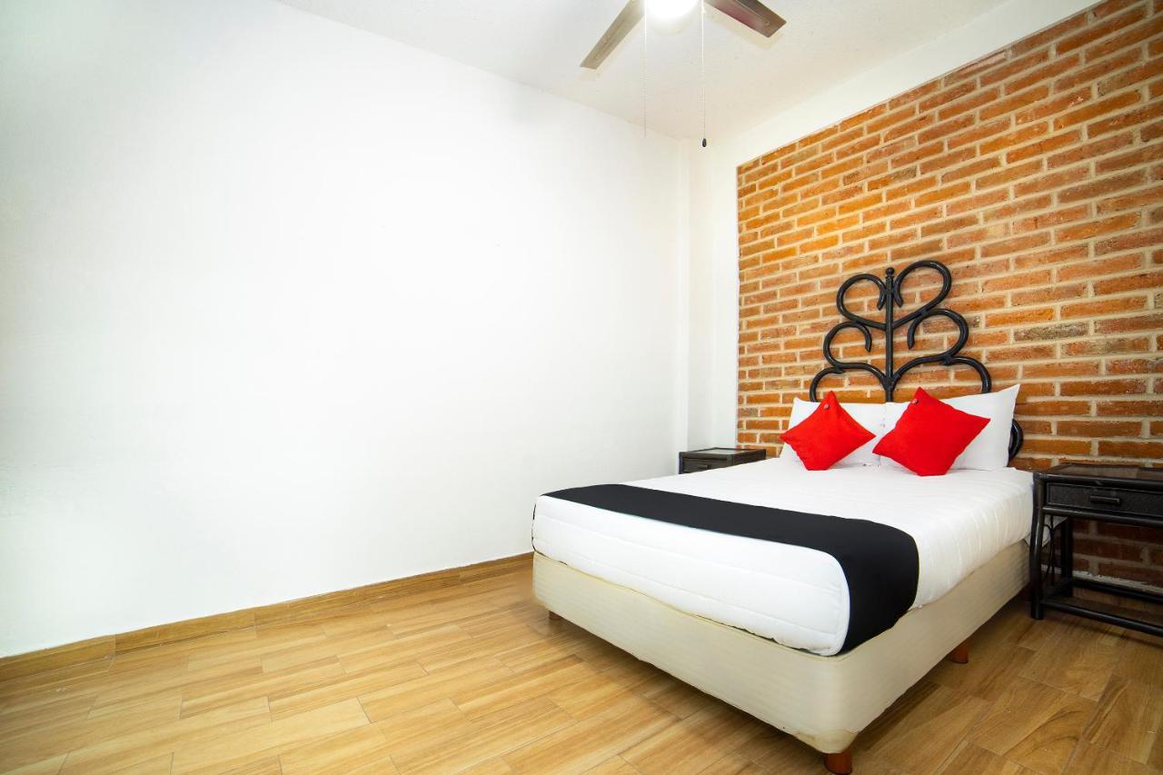 Amueblados San Isidro Hotel Леон Екстериор снимка