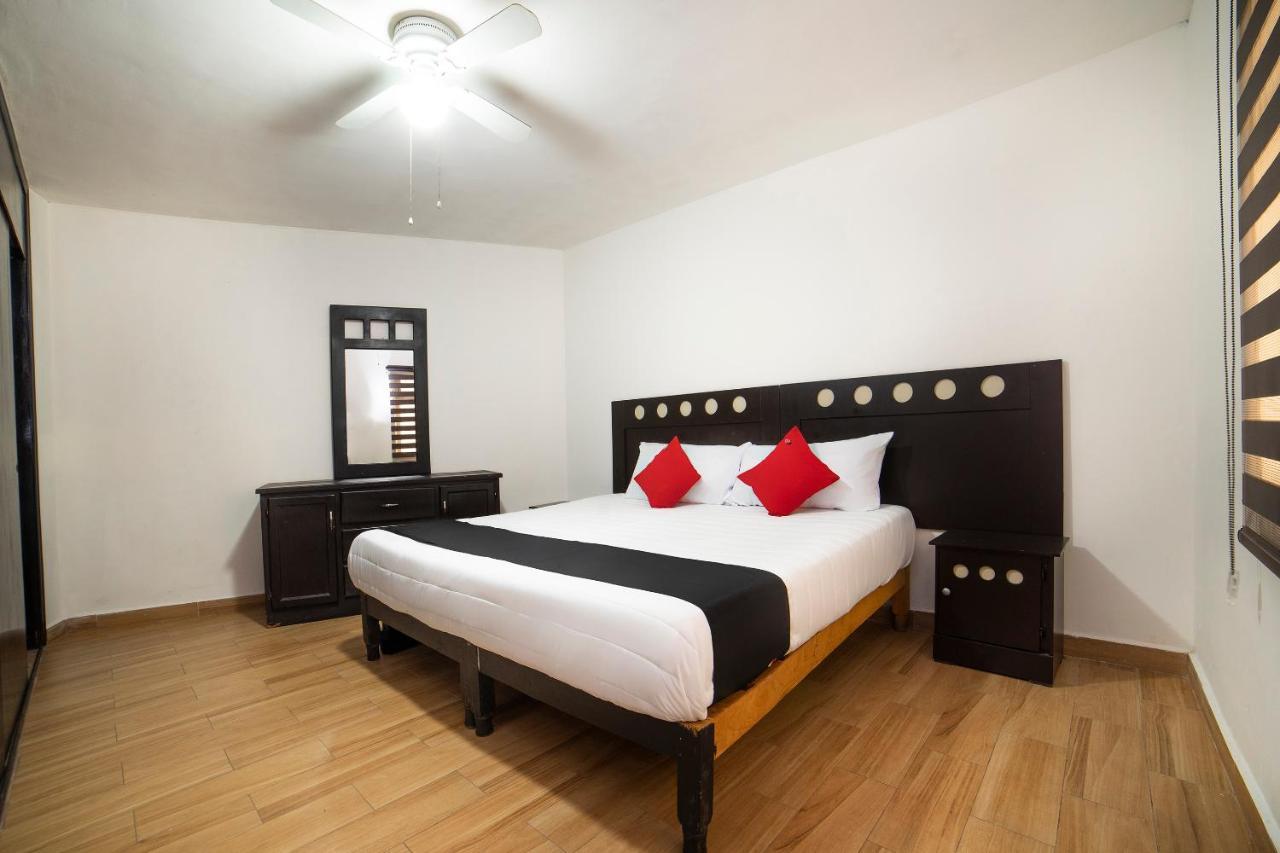 Amueblados San Isidro Hotel Леон Екстериор снимка