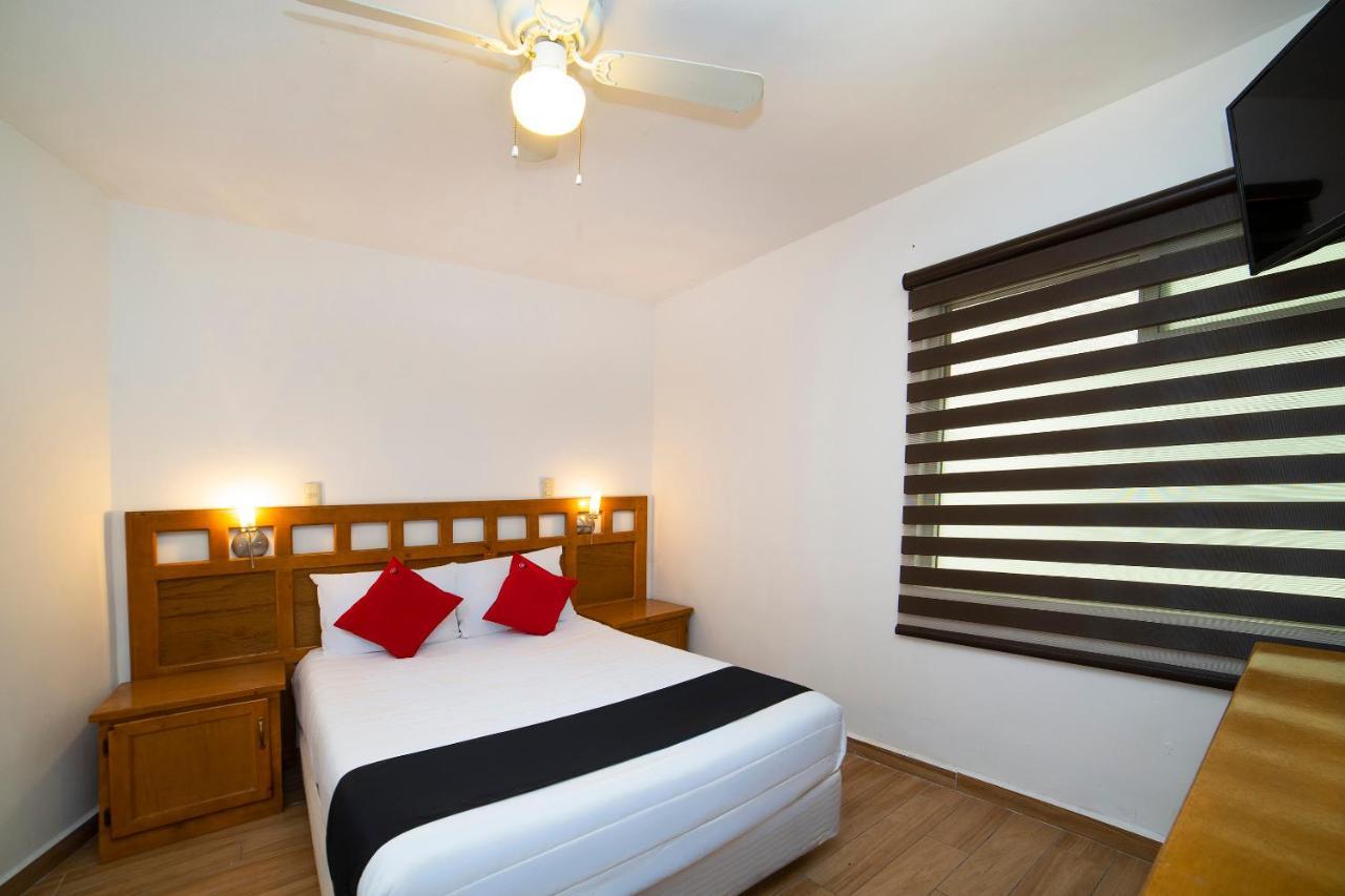 Amueblados San Isidro Hotel Леон Екстериор снимка