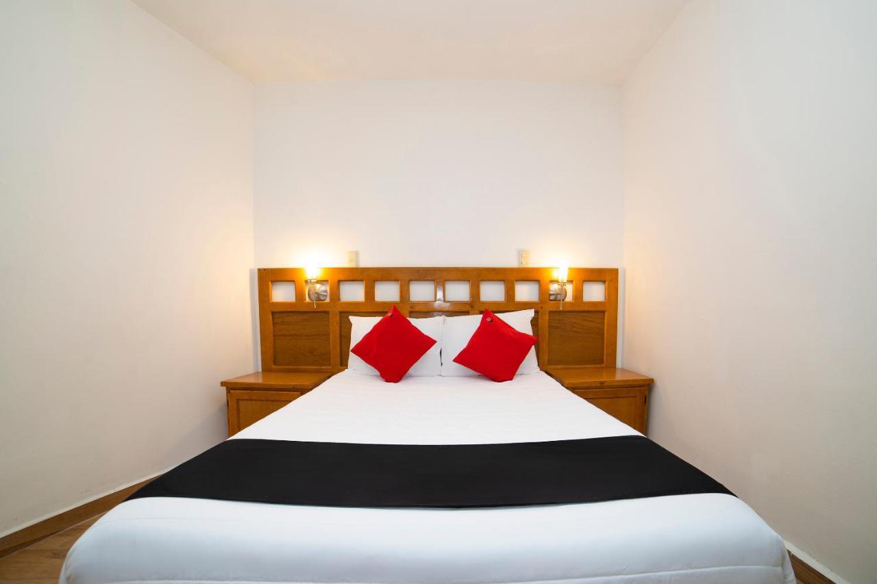 Amueblados San Isidro Hotel Леон Екстериор снимка